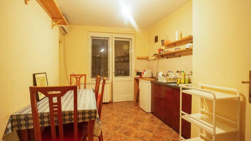 Private Cozy Room 1 With Shared Kitchen In Appartment, Downtown Belgrad Exterior foto